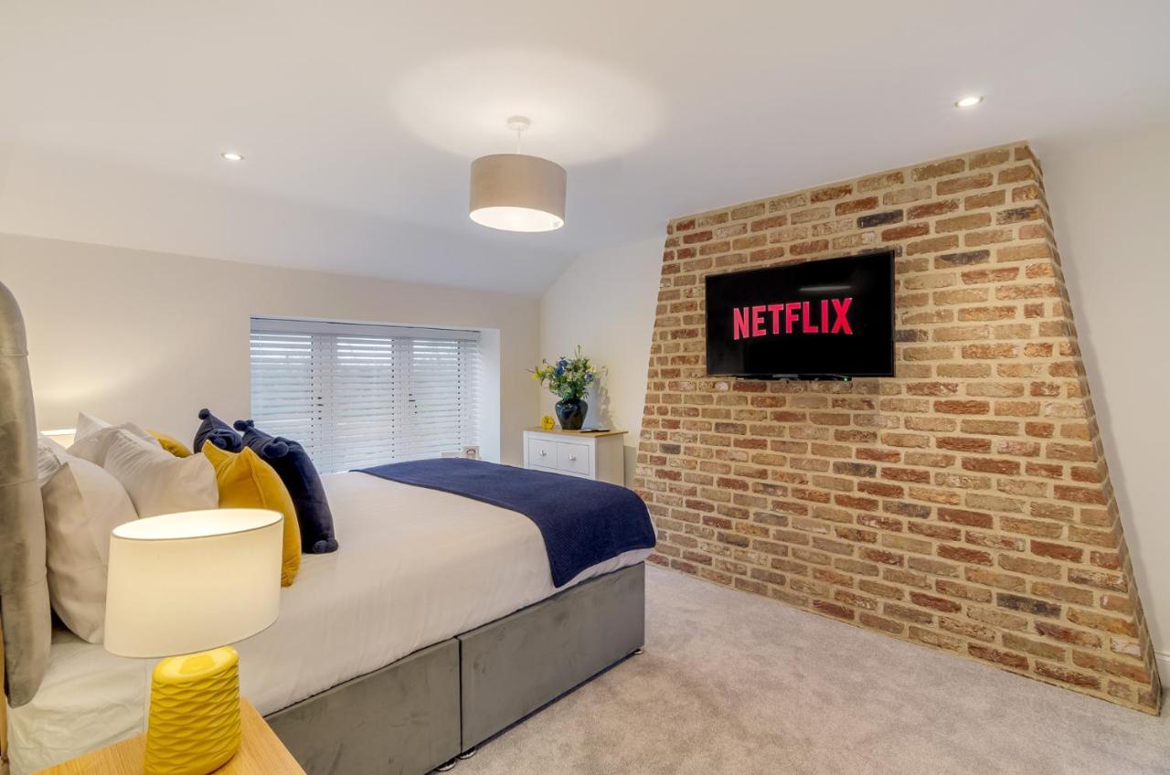 Spacious 6-Bed Home, Near The Norfolk Broads Clippesby ภายนอก รูปภาพ
