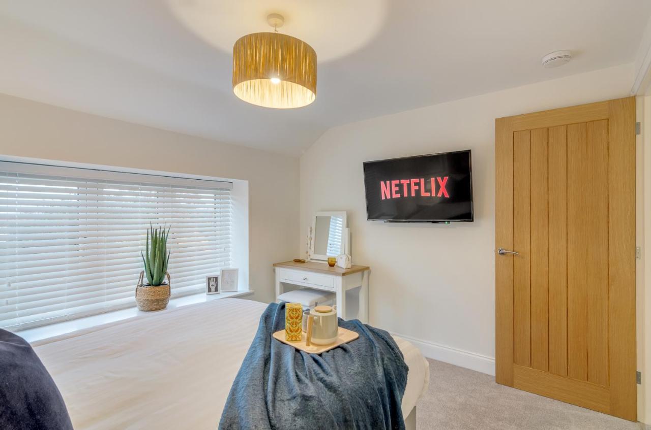 Spacious 6-Bed Home, Near The Norfolk Broads Clippesby ภายนอก รูปภาพ