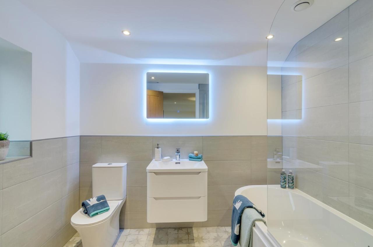 Spacious 6-Bed Home, Near The Norfolk Broads Clippesby ภายนอก รูปภาพ
