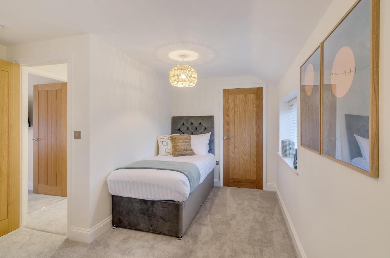 Spacious 6-Bed Home, Near The Norfolk Broads Clippesby ภายนอก รูปภาพ