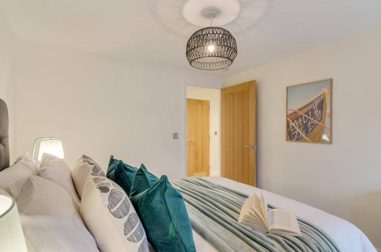 Spacious 6-Bed Home, Near The Norfolk Broads Clippesby ภายนอก รูปภาพ