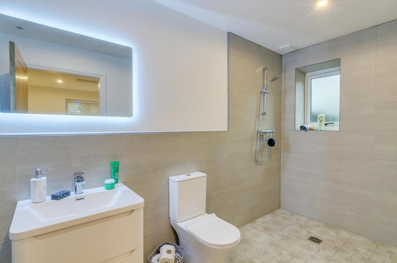 Spacious 6-Bed Home, Near The Norfolk Broads Clippesby ภายนอก รูปภาพ