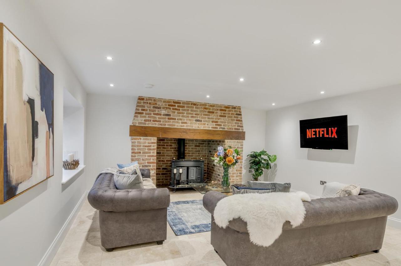 Spacious 6-Bed Home, Near The Norfolk Broads Clippesby ภายนอก รูปภาพ