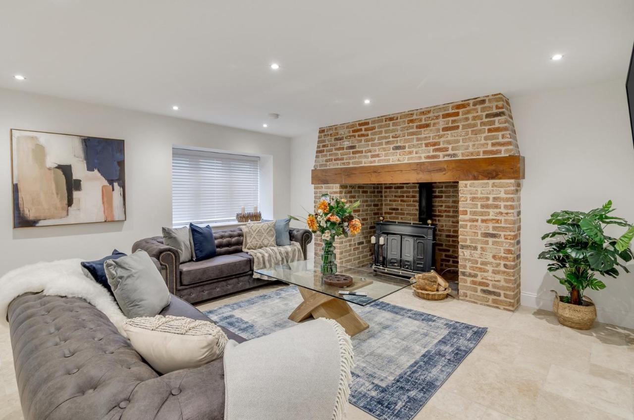 Spacious 6-Bed Home, Near The Norfolk Broads Clippesby ภายนอก รูปภาพ