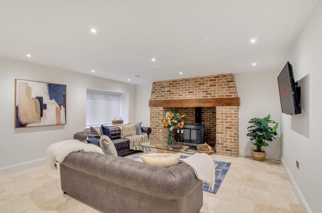 Spacious 6-Bed Home, Near The Norfolk Broads Clippesby ภายนอก รูปภาพ
