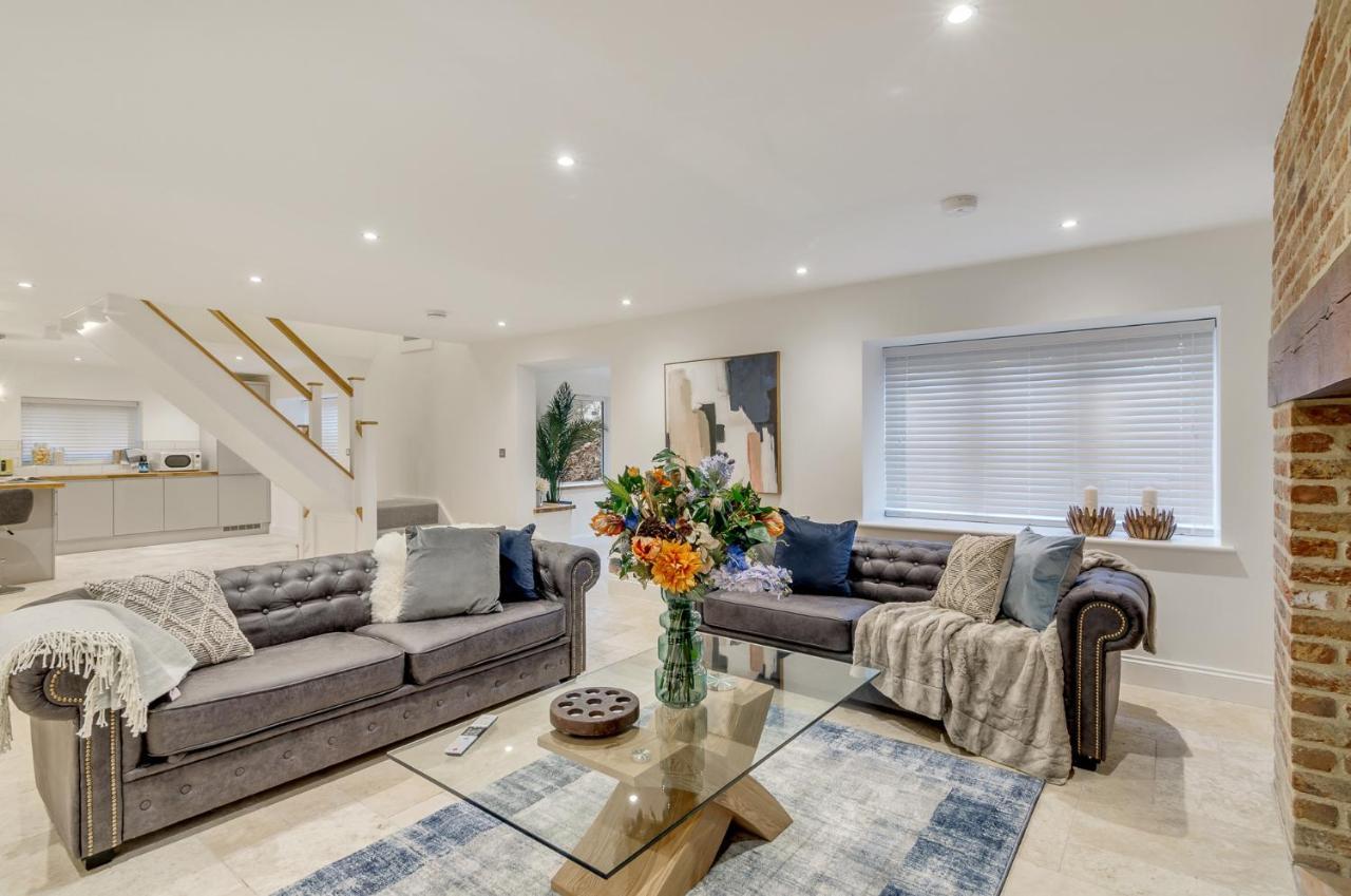 Spacious 6-Bed Home, Near The Norfolk Broads Clippesby ภายนอก รูปภาพ