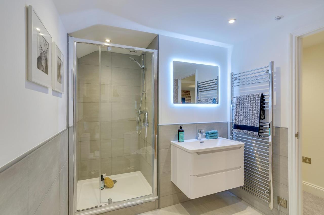 Spacious 6-Bed Home, Near The Norfolk Broads Clippesby ภายนอก รูปภาพ