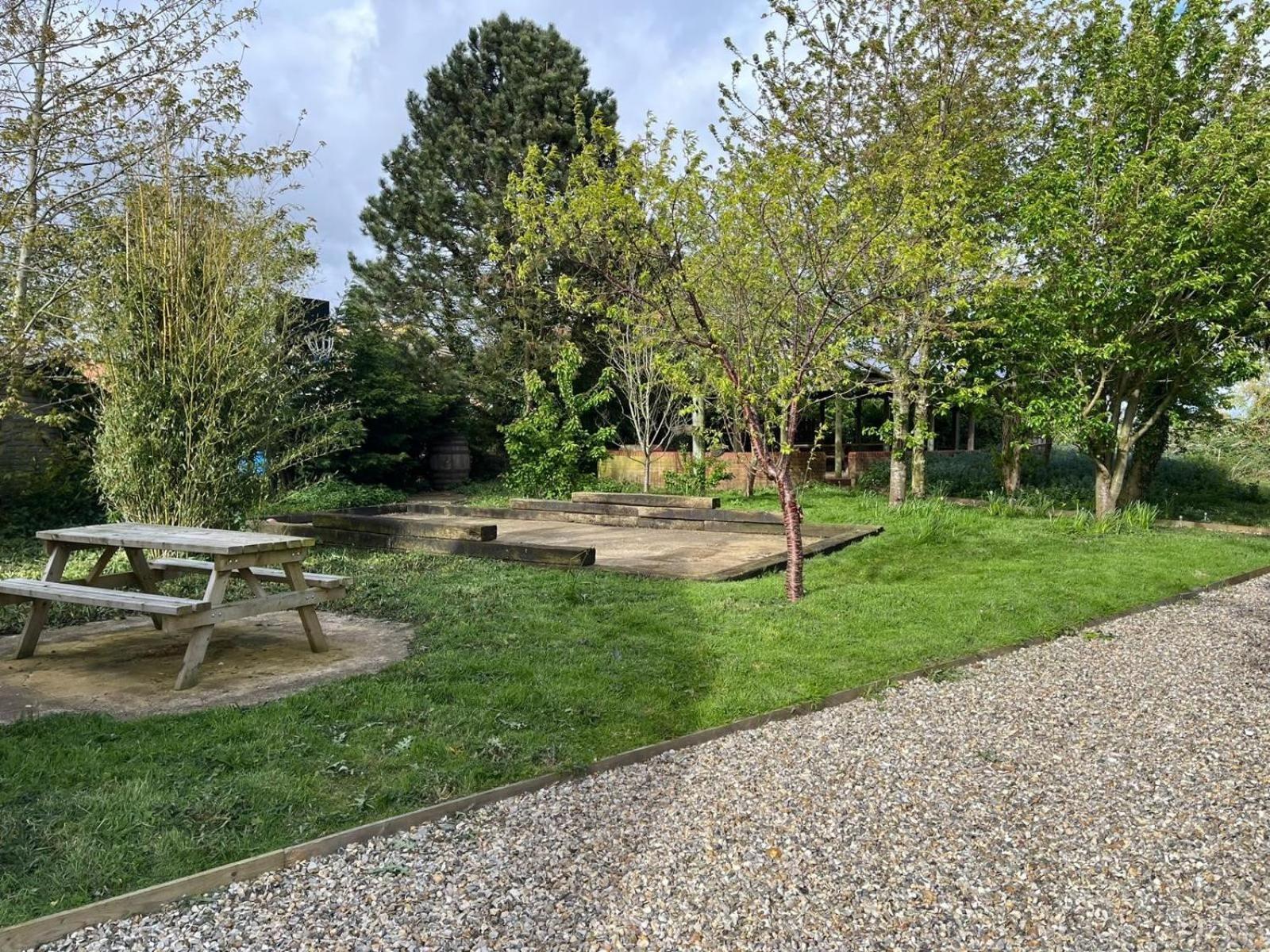 Spacious 6-Bed Home, Near The Norfolk Broads Clippesby ภายนอก รูปภาพ